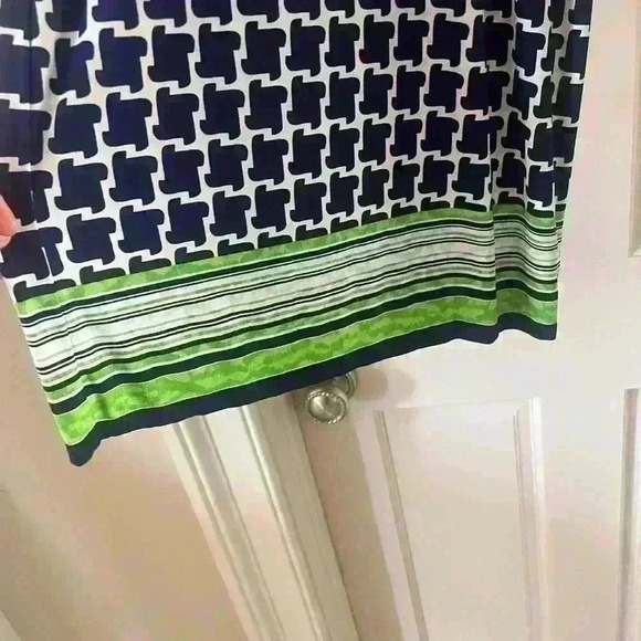 Laundry by Shelli Segal dress Size 4. Exc condition wrinkle free Lightweight - Picture 10 of 11